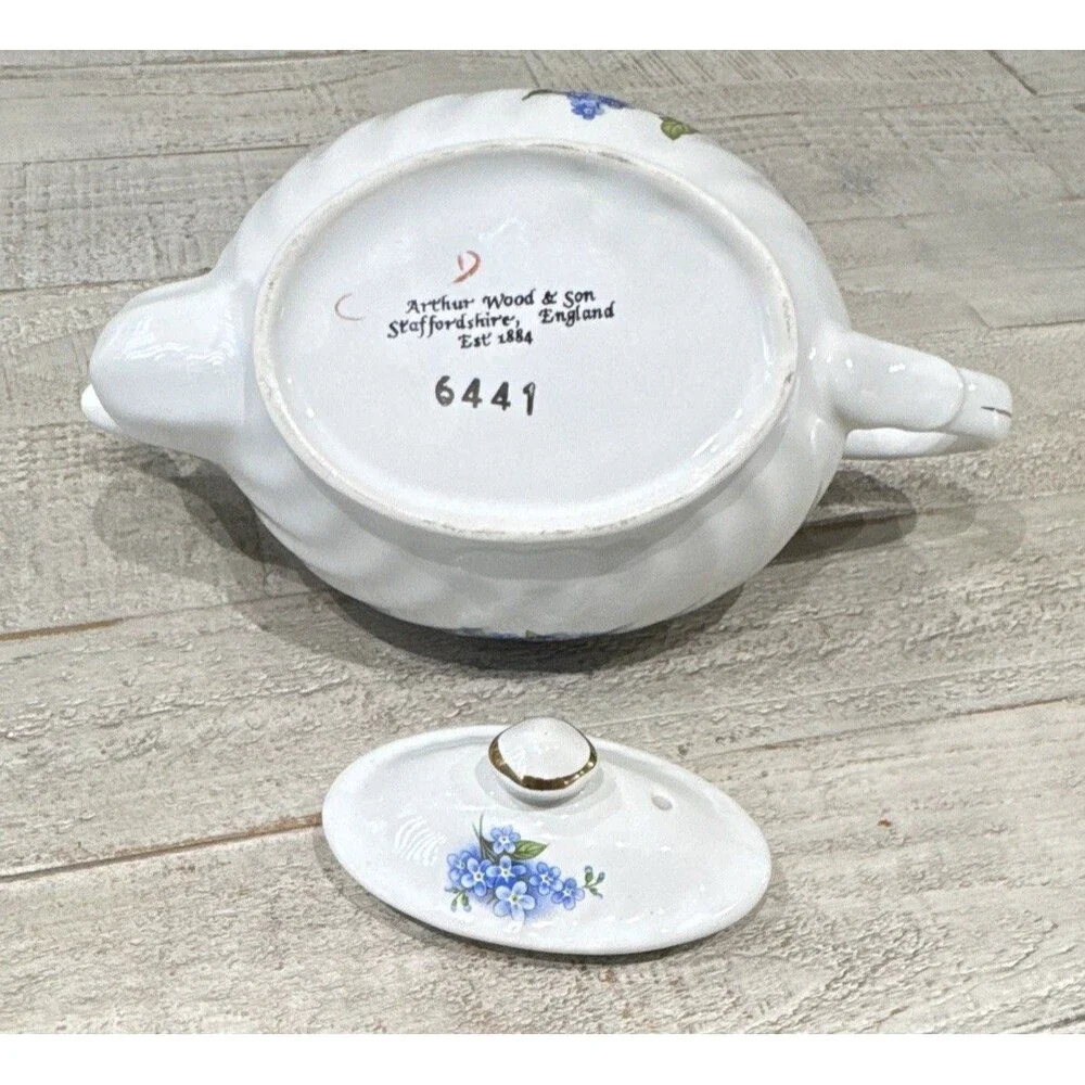 Vintage Arthur Wood & Son 6441 4 Cup Ceramic Teapot w/ Lid